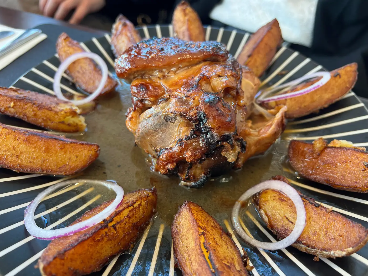 jambonneau braisé au feu de bois